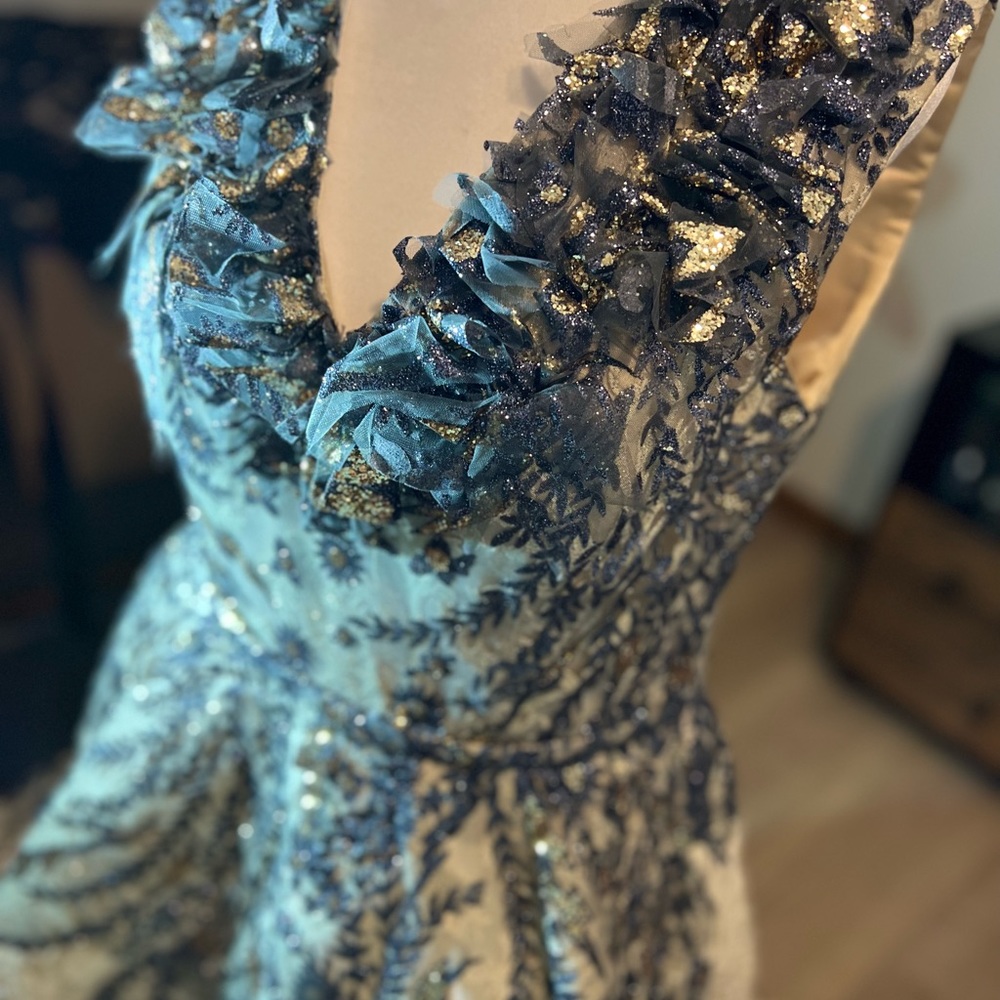 Perfect sequin party dress for wedding or other special occasions… worn once